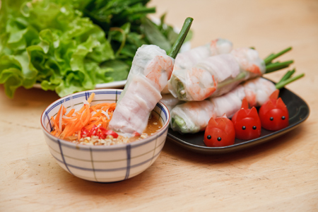 Sai Gon salad rolls