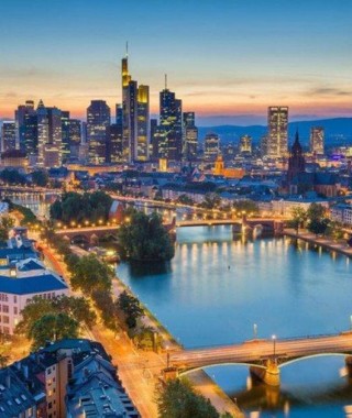 BARCELONA VÀ CHỦ NGHĨA HIỆN ĐẠI