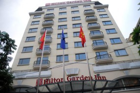 Khách sạn Hilton Garden Inn