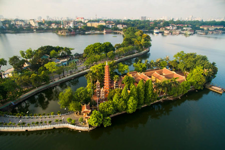 mot-minh-o-ha-noi