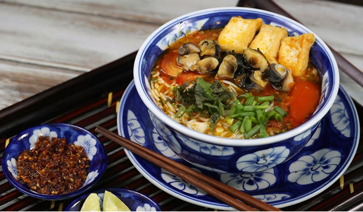 mot-minh-o-ha-noi